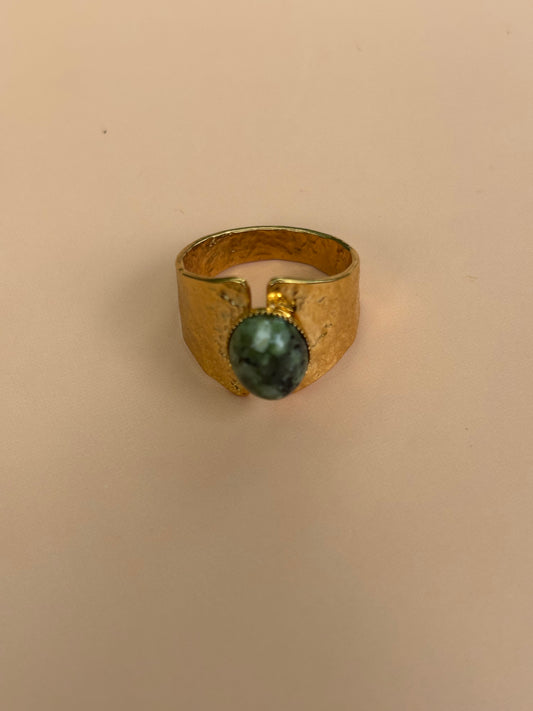 Green stone ring